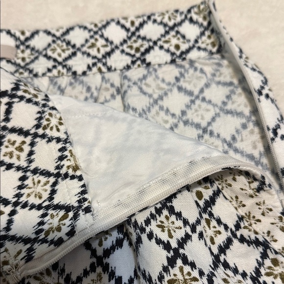 LOFT Navy & White Geometric Stamped Print Pocket Mini Linen Blend A-line Skirt - Picture 7 of 10